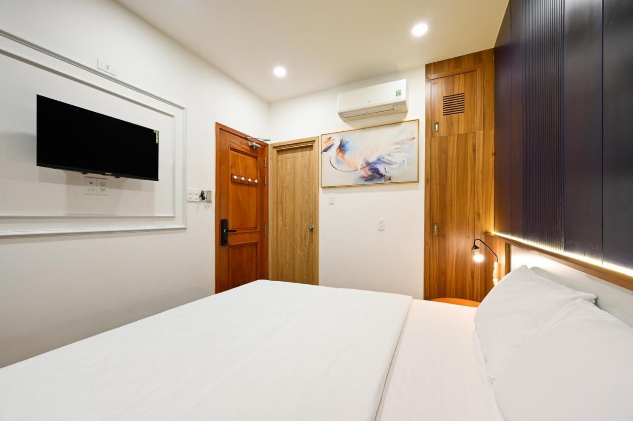 Lotus Airport Hotel Saigon Ho Chi Minh City Exterior photo