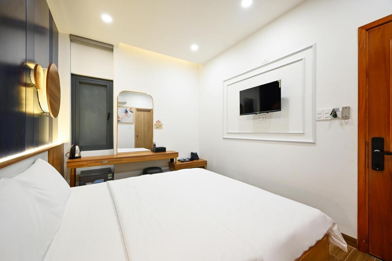 Lotus Airport Hotel Saigon Ho Chi Minh City Exterior photo